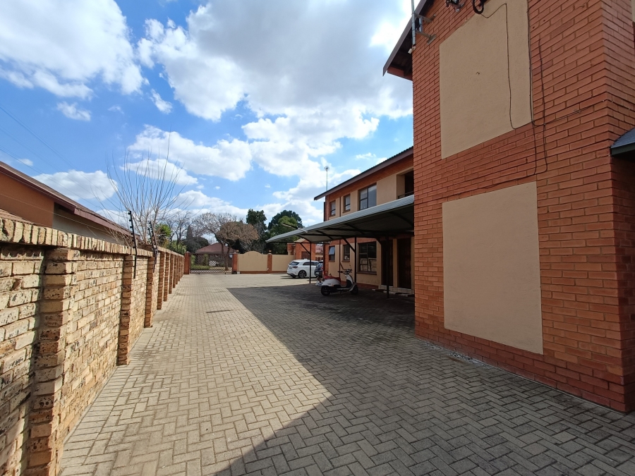 1 Bedroom Property for Sale in Potchefstroom North West